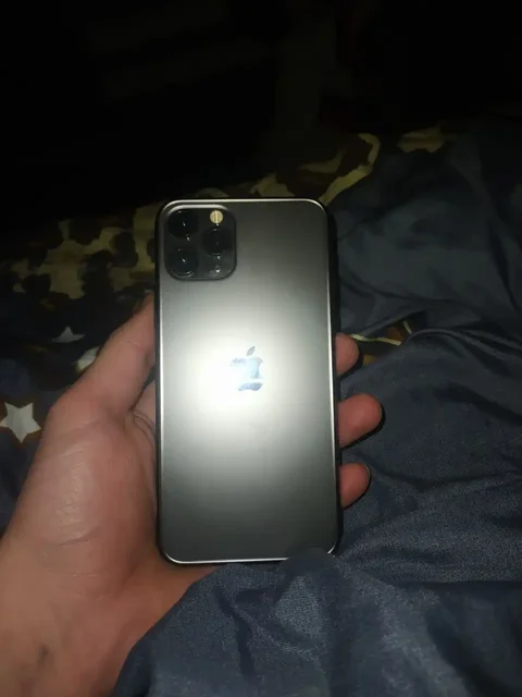 Обмен заблокированного iPhone 11 - частное объявление в Пермь