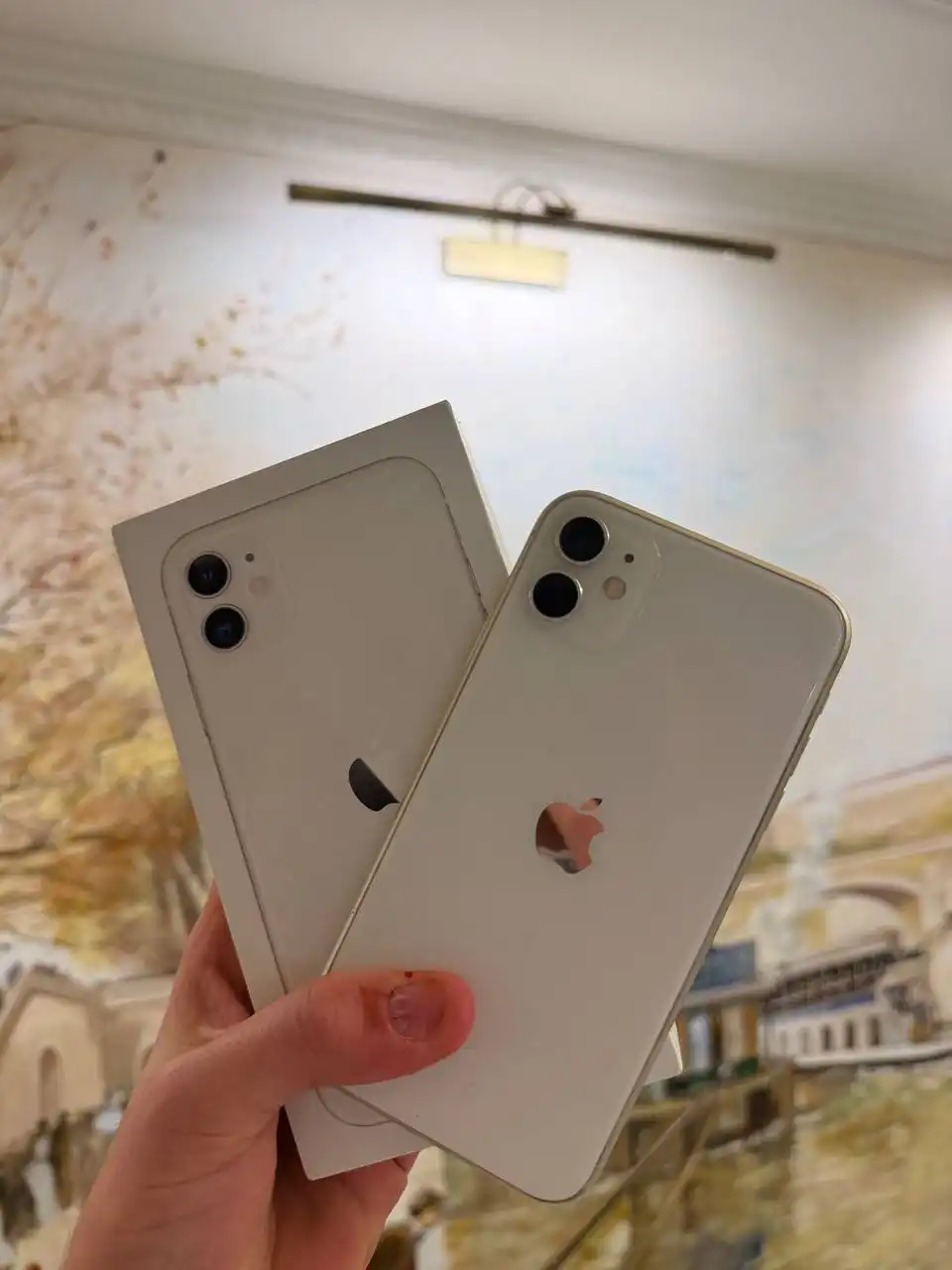 iPhone 11 64GB с заменой дисплея - Смартфоны (Электроника) в Пермь