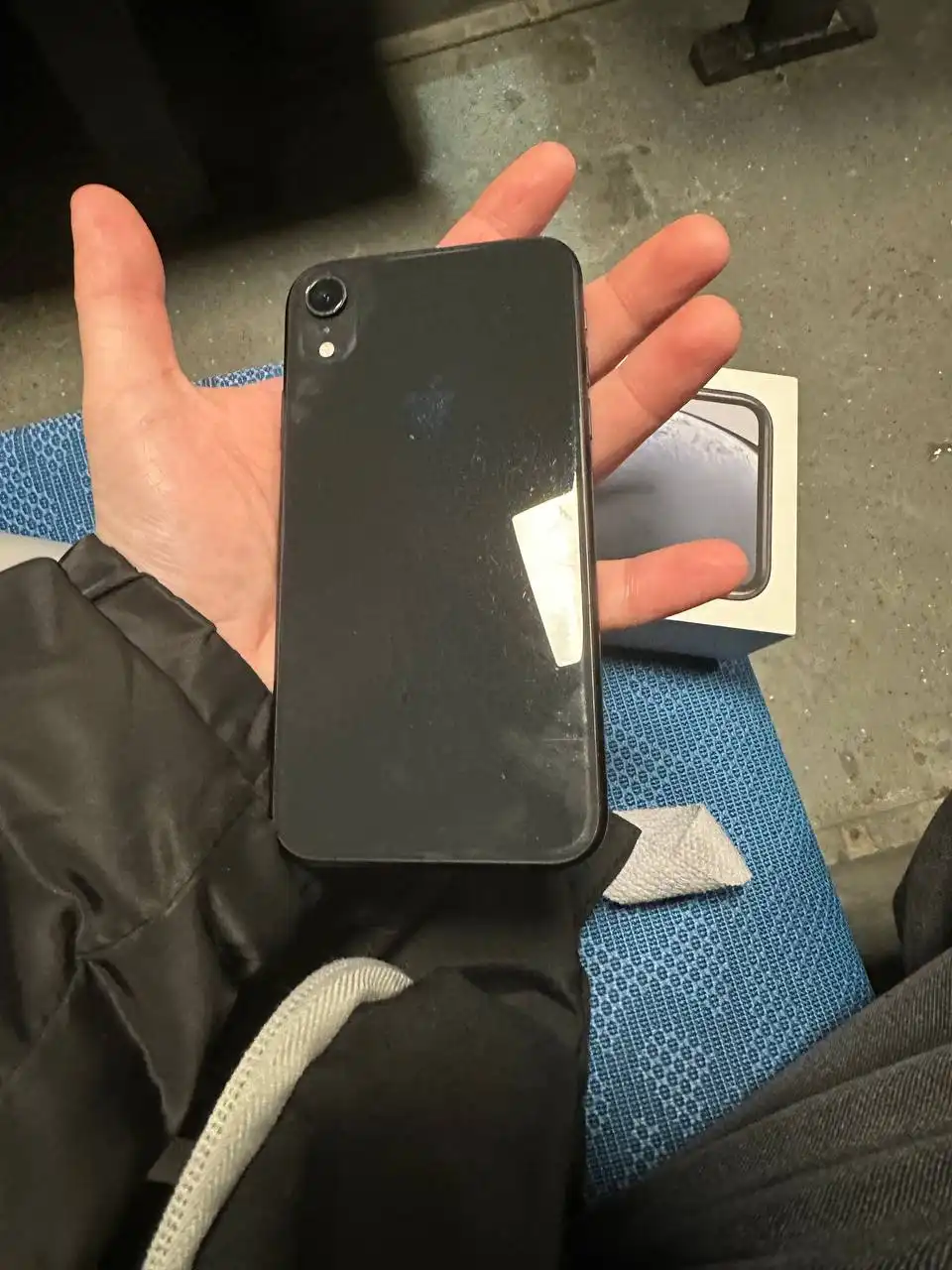 Продажа iPhone Xr в хорошем состоянии - Смартфоны (Электроника) в Пермь