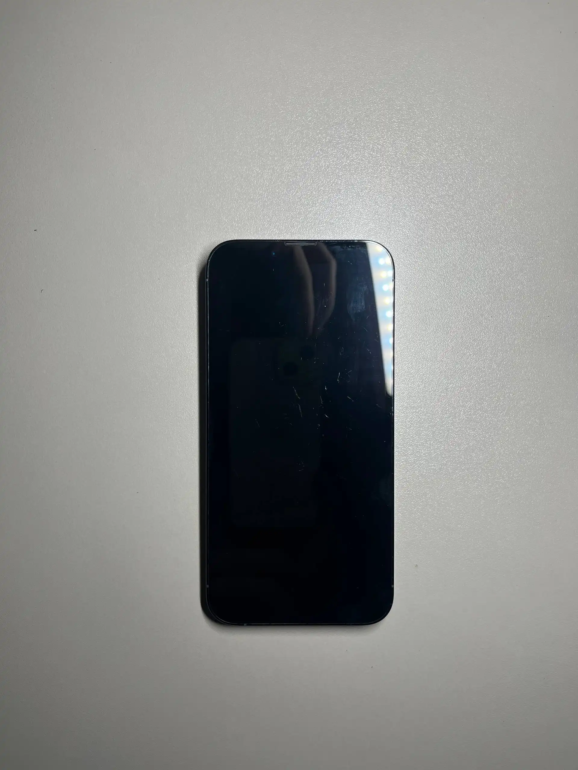 iPhone 13 Pro 128gb с царапинами на стекле - Смартфоны и телефоны (Электроника) в Пермь