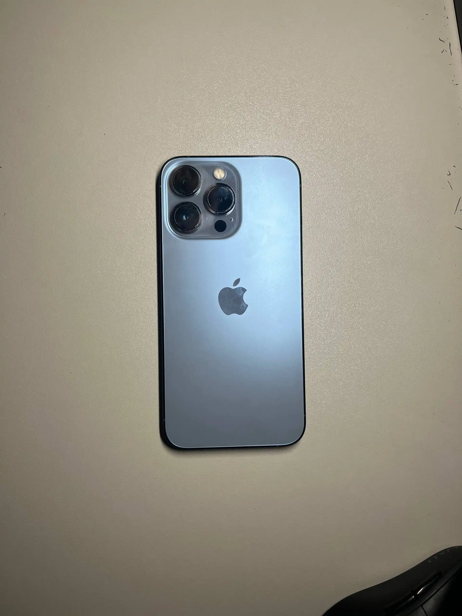 iPhone 13 Pro 128gb с царапинами на стекле - Смартфоны и телефоны (Электроника) в Пермь