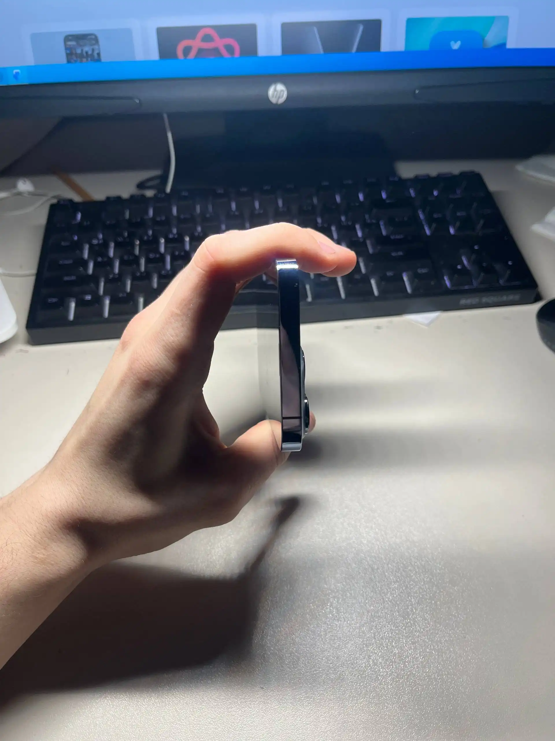 iPhone 13 Pro 128gb с царапинами на стекле - Смартфоны и телефоны (Электроника) в Пермь