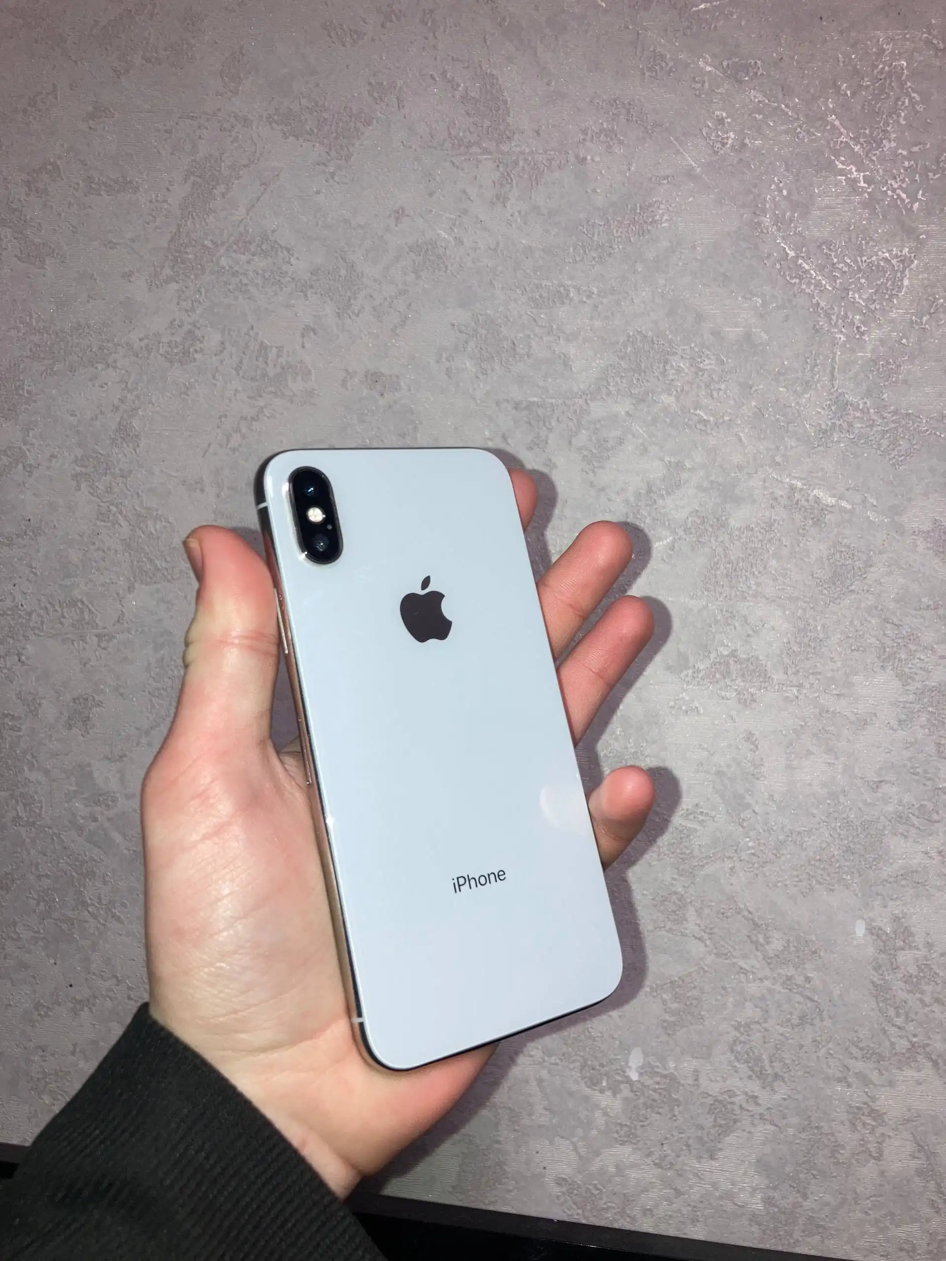 Продам iPhone X 64Гб белый с замененным аккумулятором - Смартфоны и телефоны (Электроника) в Пермь