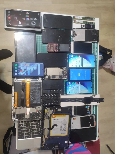 Продажа Apple iPhone в Перми - Мониторы в Пермь