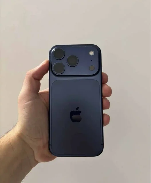 Продажа iPhone 17 Pro 256GB синего цвета - Мониторы в Пермь
