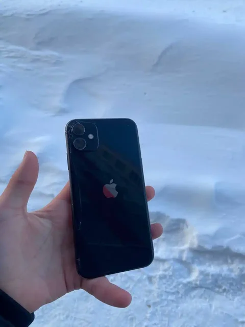 Apple iPhone 64ГБ в хорошем состоянии - Мониторы в Пермь