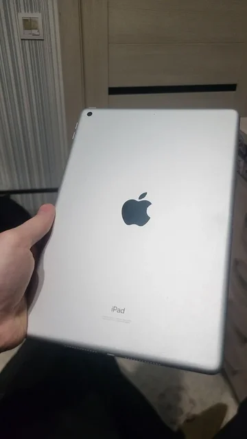 Apple iPhone с заблокированным iCloud в Перми - Мониторы в Пермь