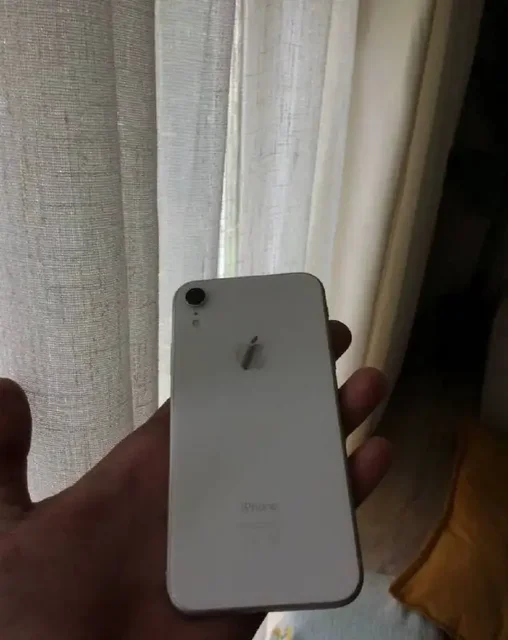 Продажа или обмен Apple iPhone в идеальном состоянии - Мониторы в Пермь