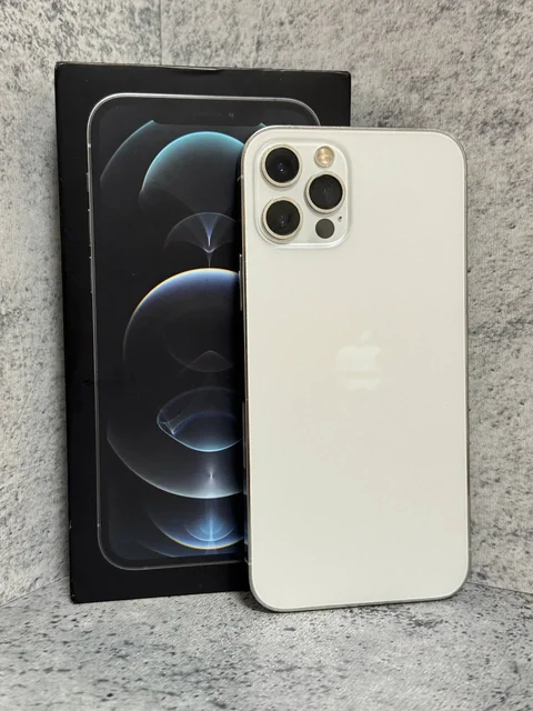 Apple iPhone 12 Pro 128GB с царапинами - Компьютерная периферия в Пермь
