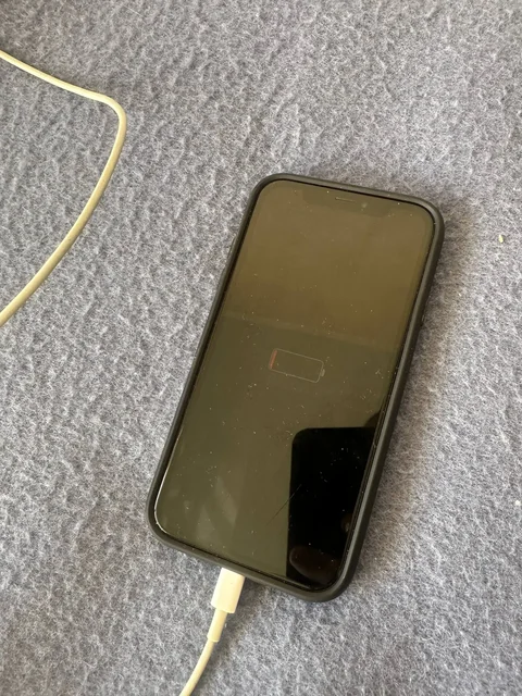 Apple iPhone 128 ГБ в Перми - Мониторы в Пермь