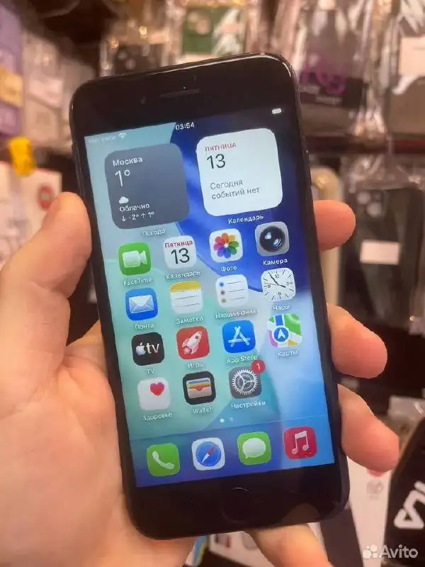 iPhone SE 2020 128GB с аксессуарами - Смартфоны (Электроника) в Пермь