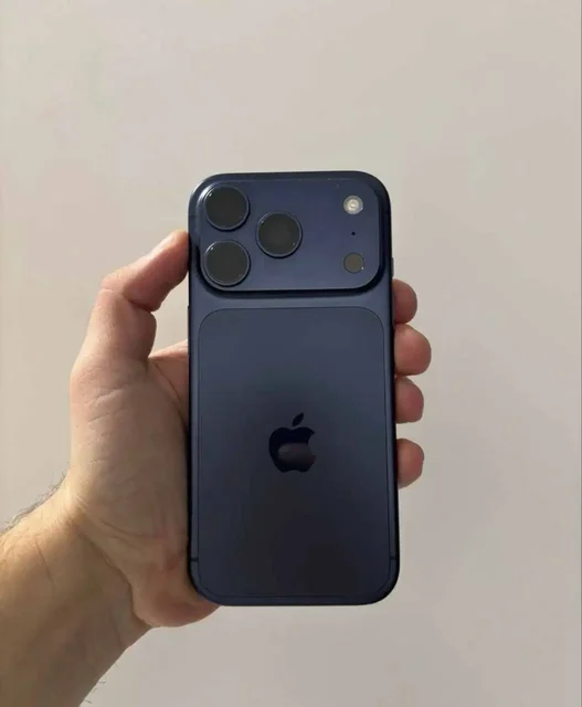 iPhone 17 Pro 256 GB синий - Компьютерная периферия в Пермь