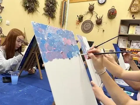 Мастер-класс "Вдохновляющее панно в стиле скетчинга" - частное объявление в Набережные Челны