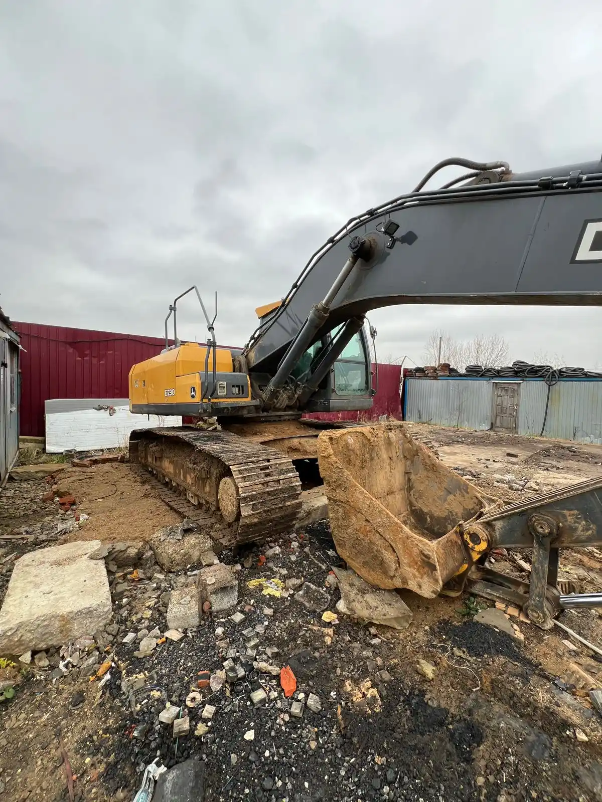 John Deere E230 2019