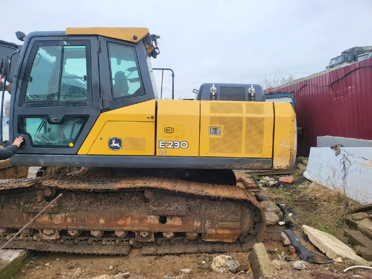 John Deere E230 2019