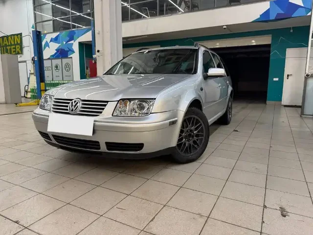 Volkswagen Jetta 4 поколение 2002 года - Авто в Москва