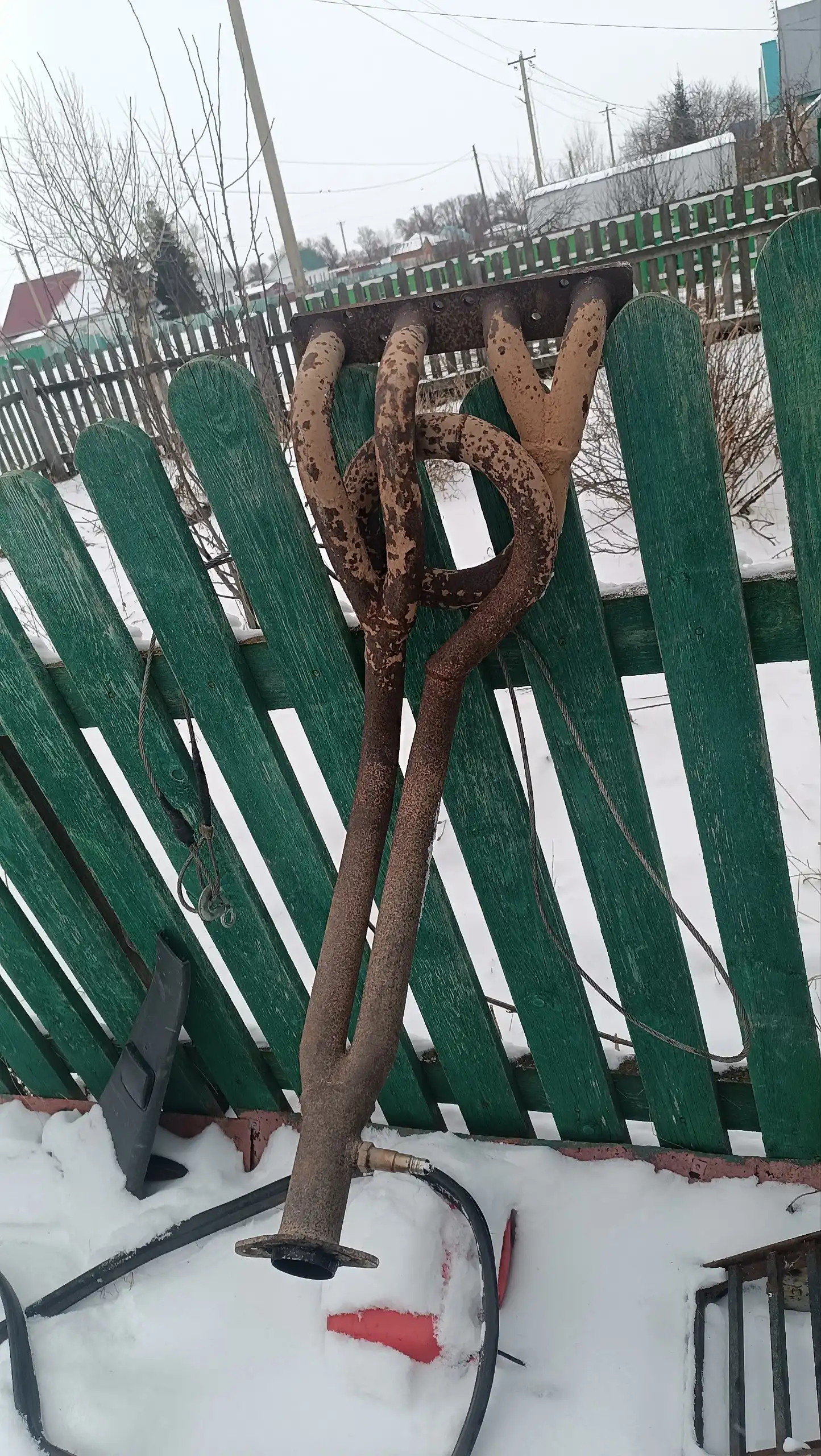 Автозапчасти: стартер, трамблер, саунд