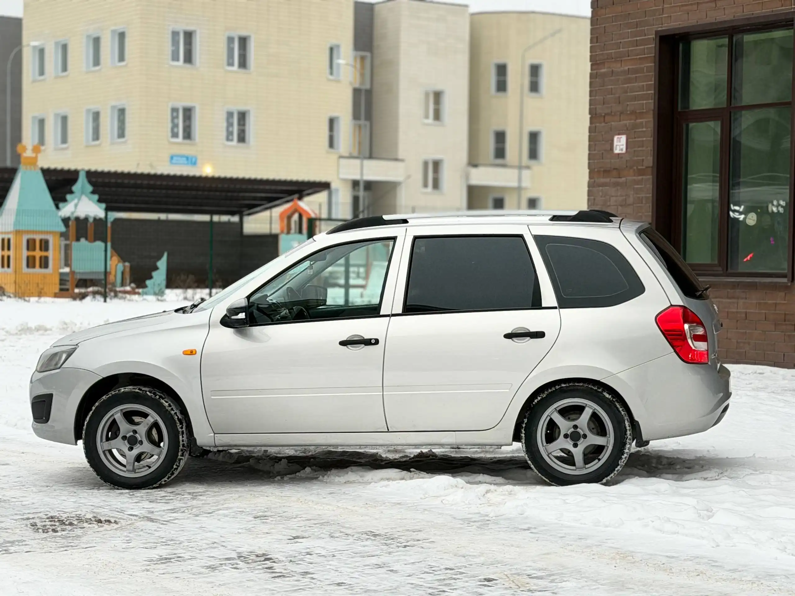 Продается автомобиль Lada Kalina 2013 г.в.