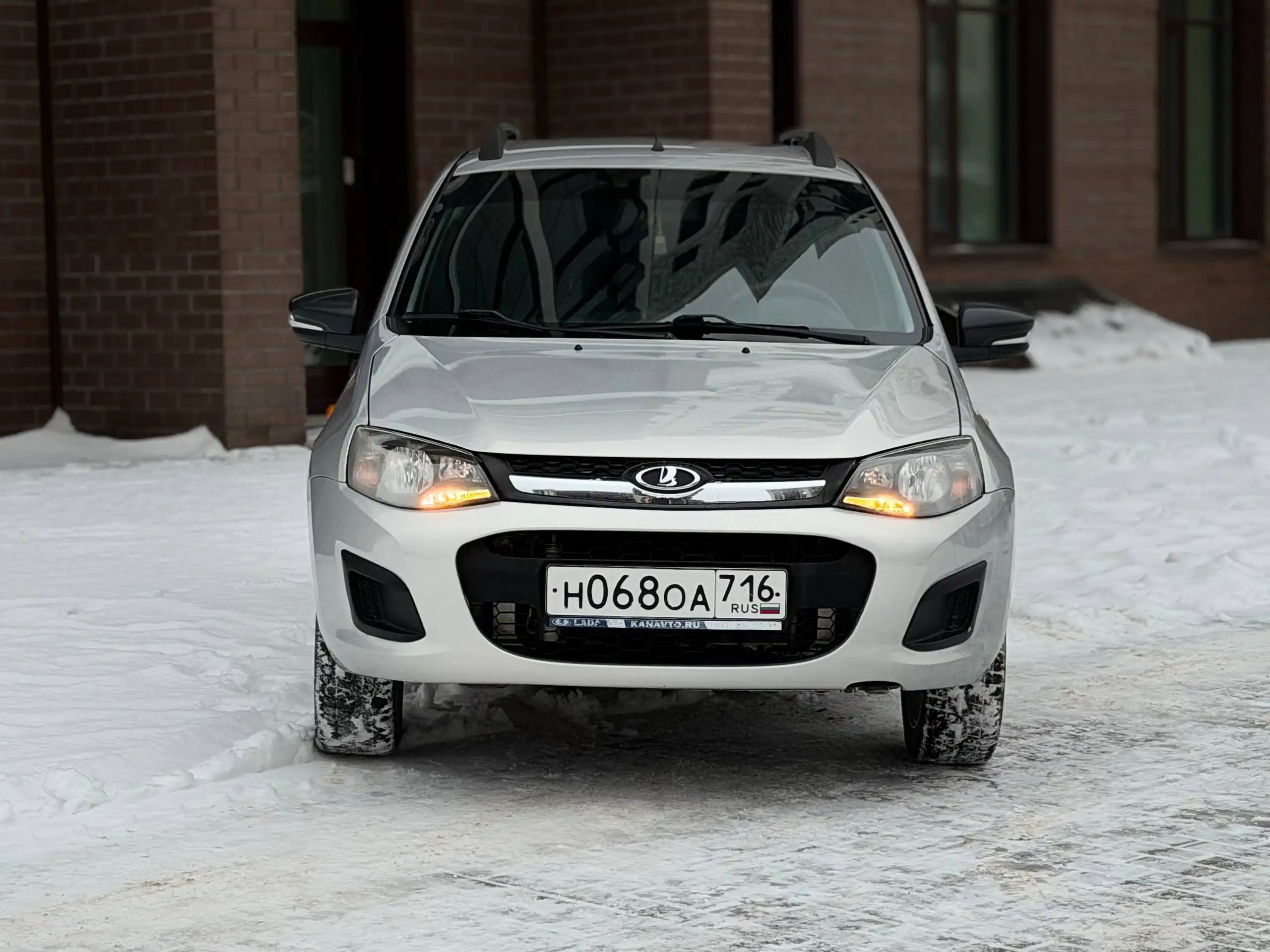 Продается автомобиль Lada Kalina 2013 г.в.