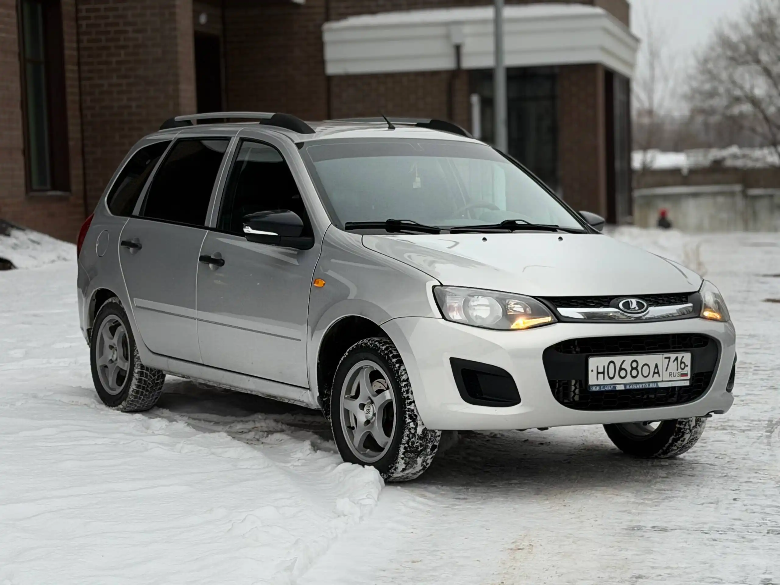 Продается автомобиль Lada Kalina 2013 г.в.