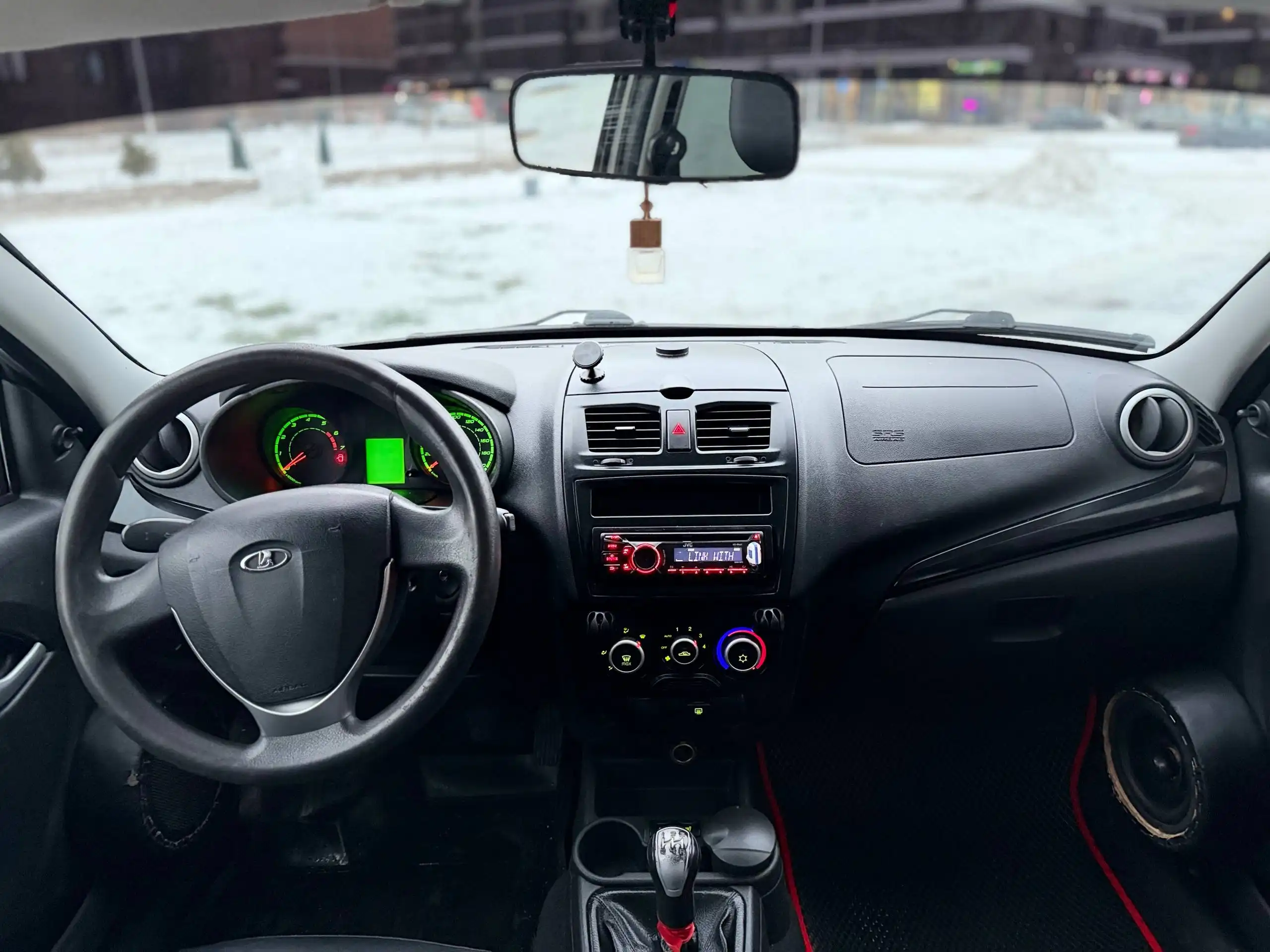 Продается автомобиль Lada Kalina 2013 г.в.