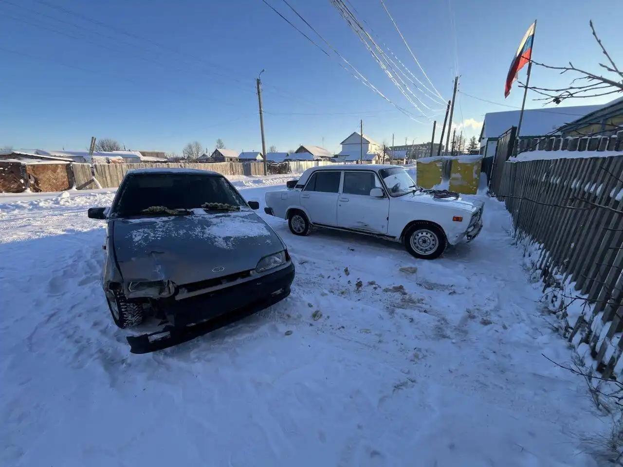 Продажа ВАЗ 2107 и ВАЗ 2115 - Легковые автомобили (Авто) в Приютово