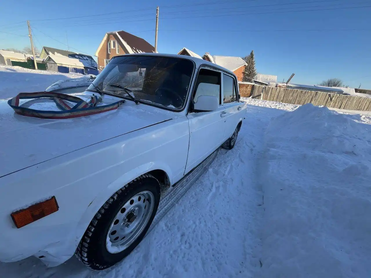 Продажа ВАЗ 2107 и ВАЗ 2115 - Легковые автомобили (Авто) в Приютово