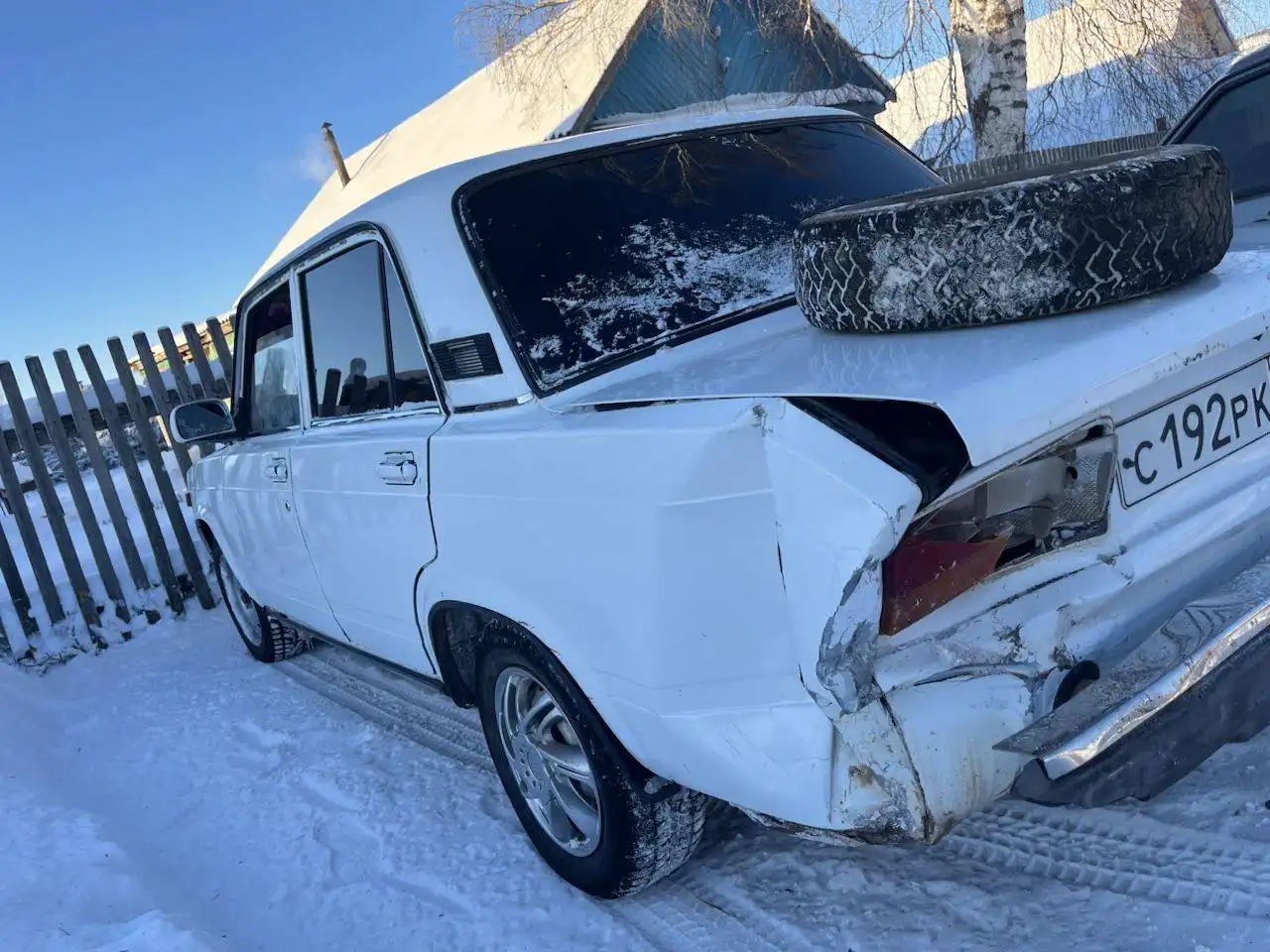 Продажа ВАЗ 2107 и ВАЗ 2115 - Легковые автомобили (Авто) в Приютово