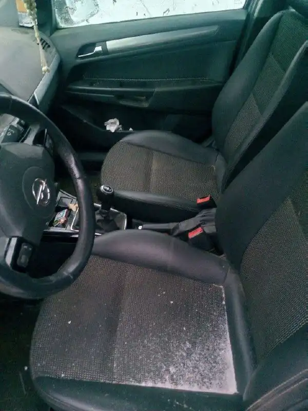 Opel Astra 2014 года в хорошем состоянии