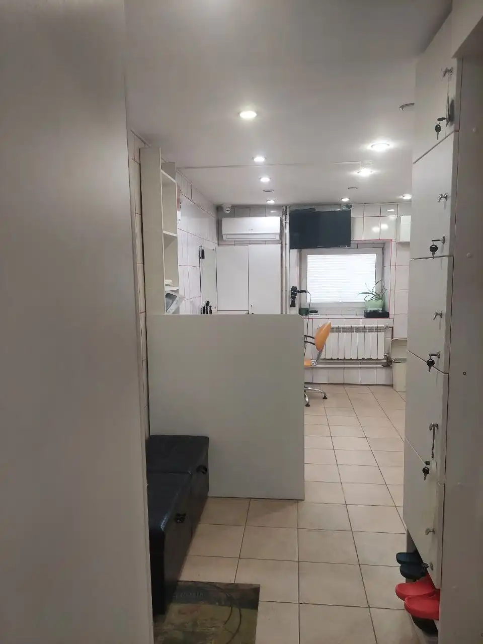 Продажа действующего салона красоты с оборудованием