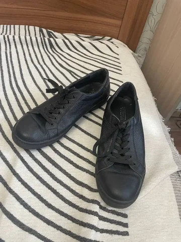 Обувь 43 размер в хорошем состоянии - Головные уборы в Иркутск