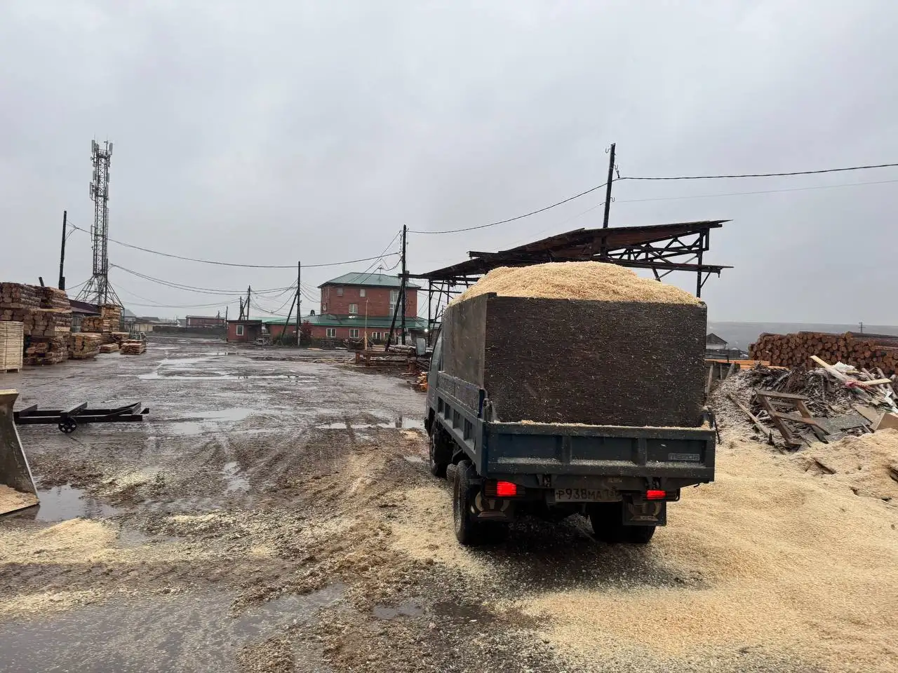 Доставка сыпучих материалов и вывоз отходов в Иркутске - Строительные и грузоперевозки (Услуги) в Иркутск