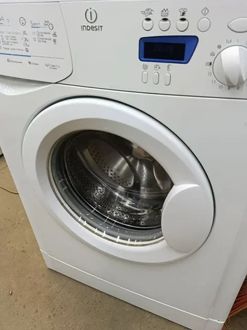 Стиральная машина Indesit 4 кг после обслуживания - Бак в Иркутск