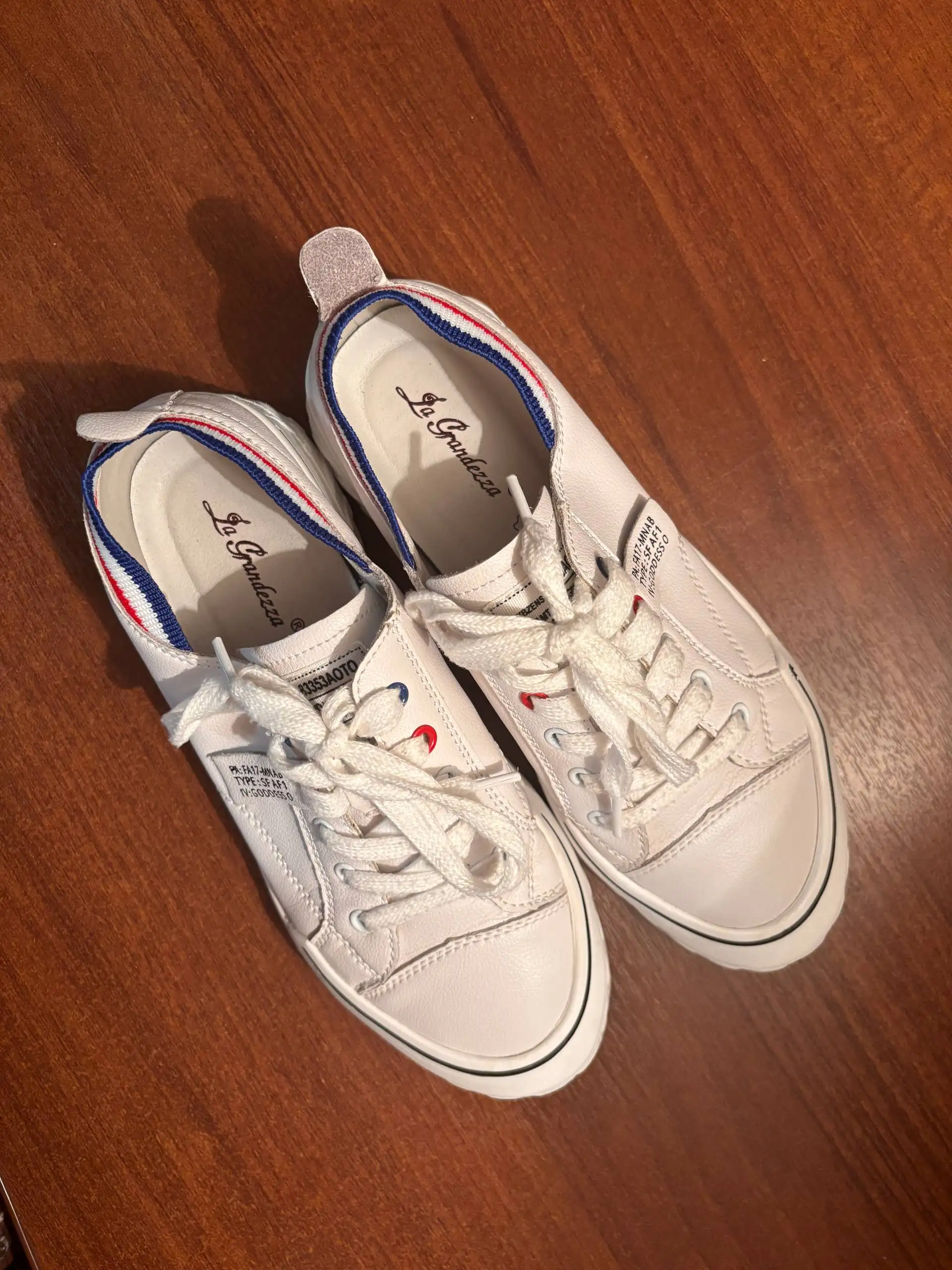 Женские кеды 38,5-39 размер натуральная кожа - Обувь (Одежда) в Иркутск