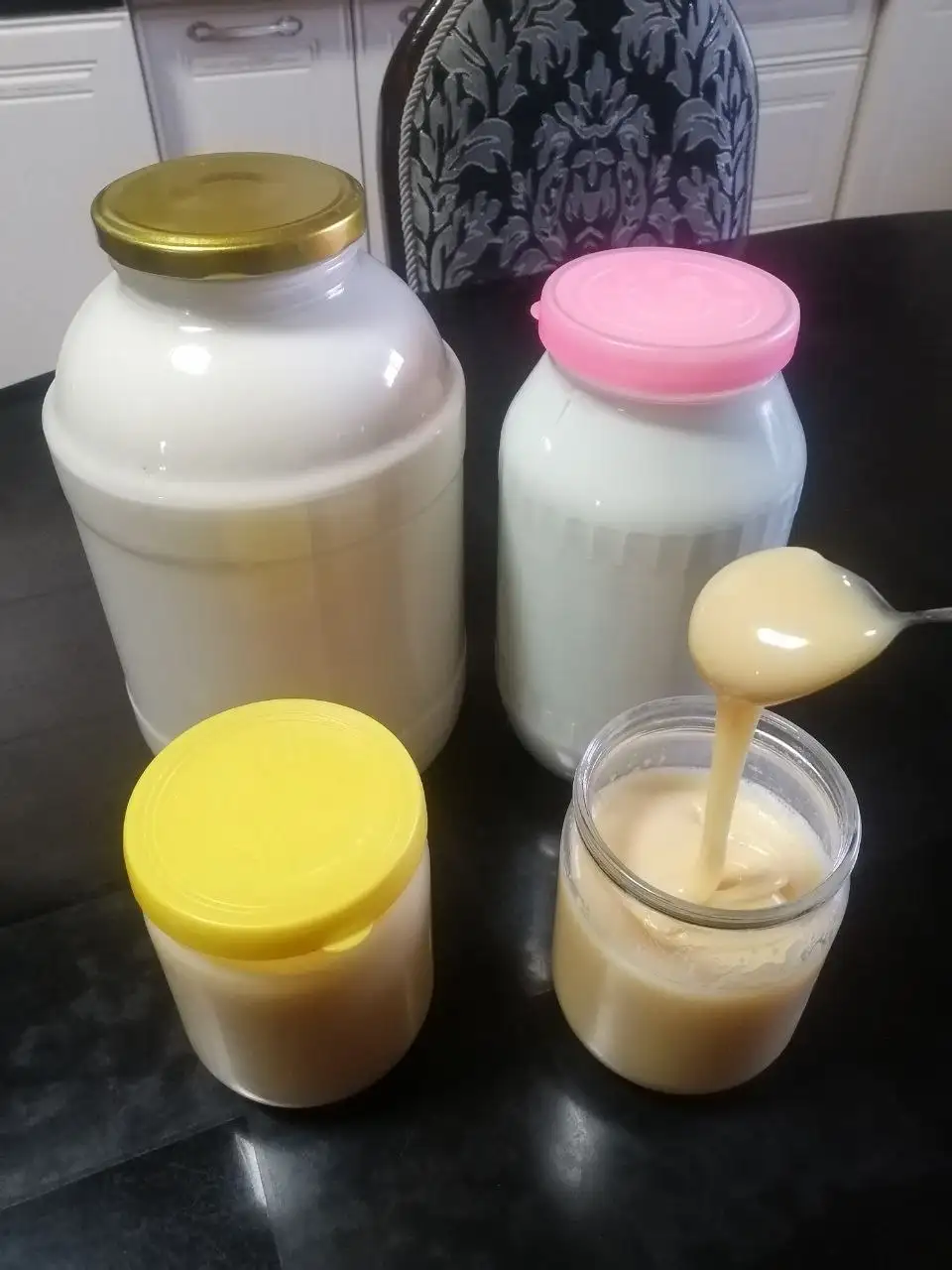 Продажа козьего молока и сгущёнки - Молочные продукты (Продукты питания) в Иркутск