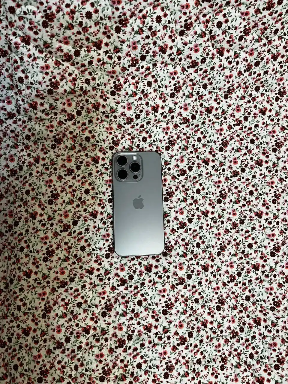 Продам iPhone 15 Pro