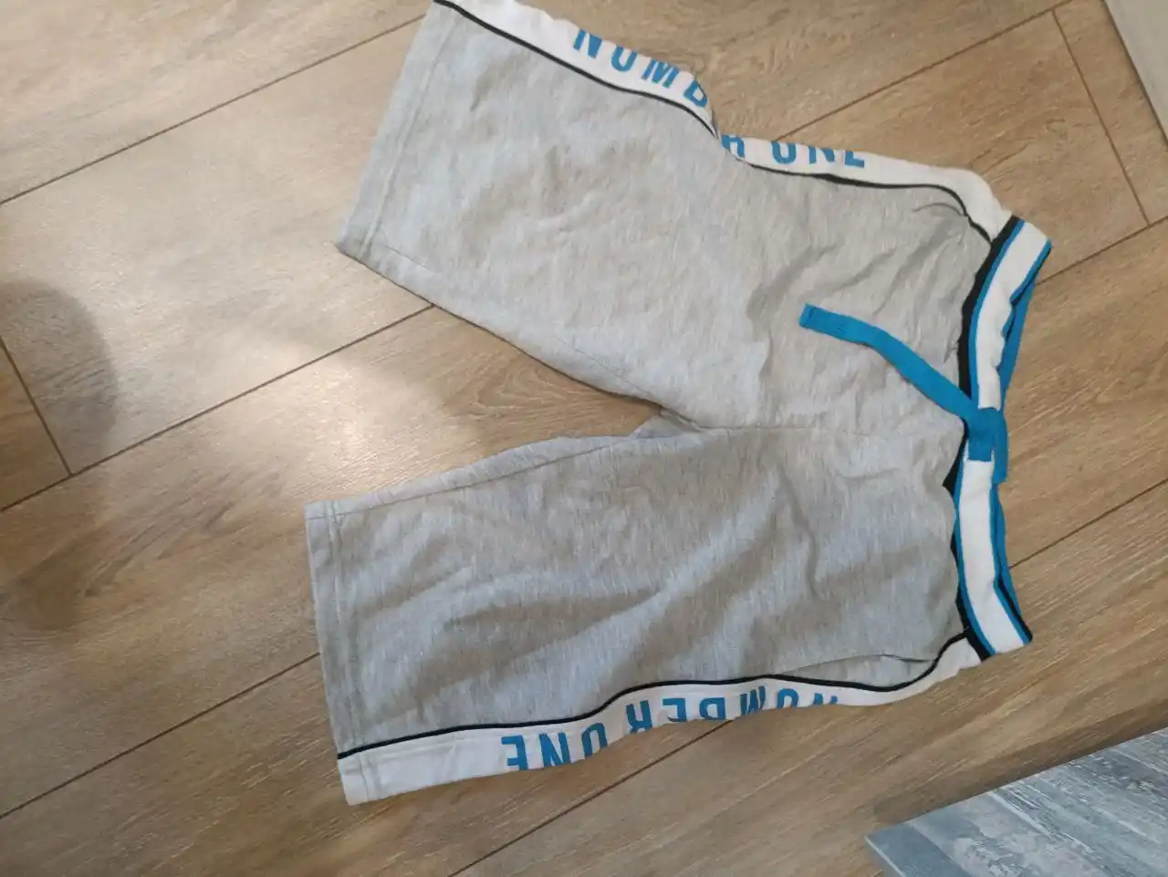 Бесплатно раздаю