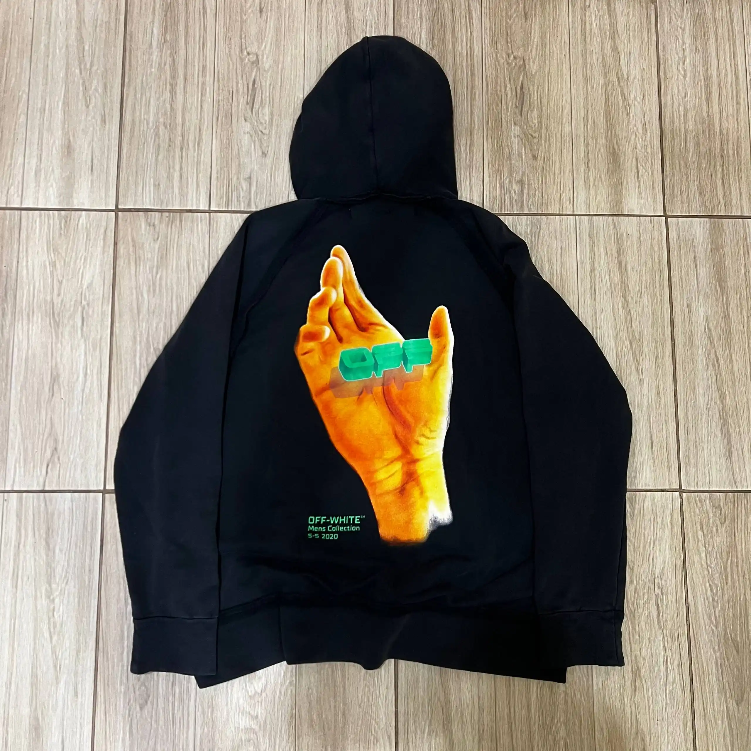 Off White distressed XL