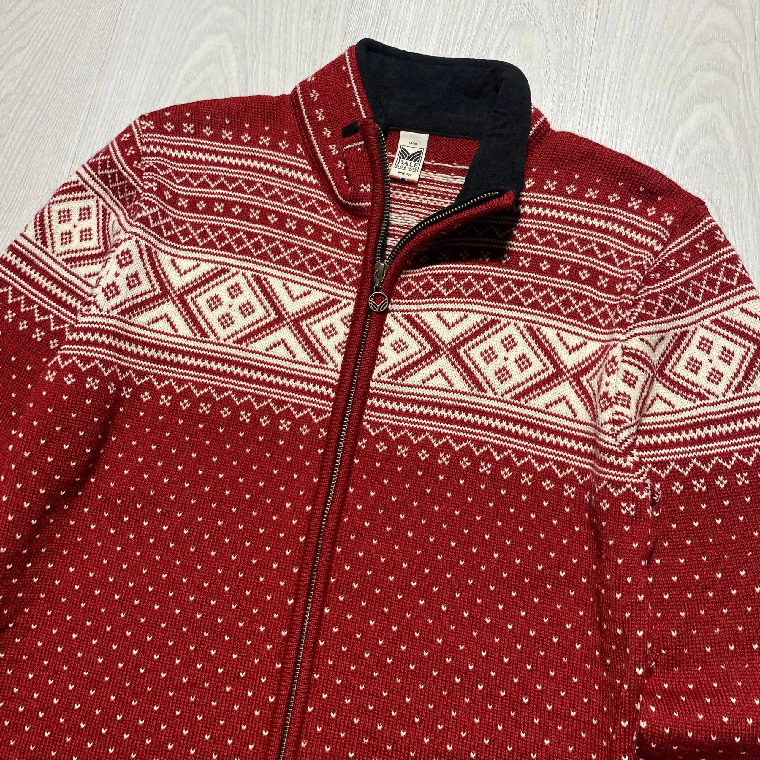 Женский свитер DALE OF NORWAY VALLE