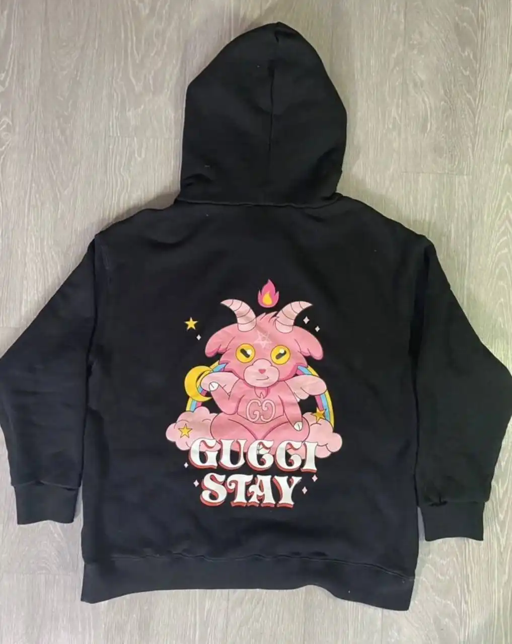 Обмен вещей на стон/кав белого и черного цвета