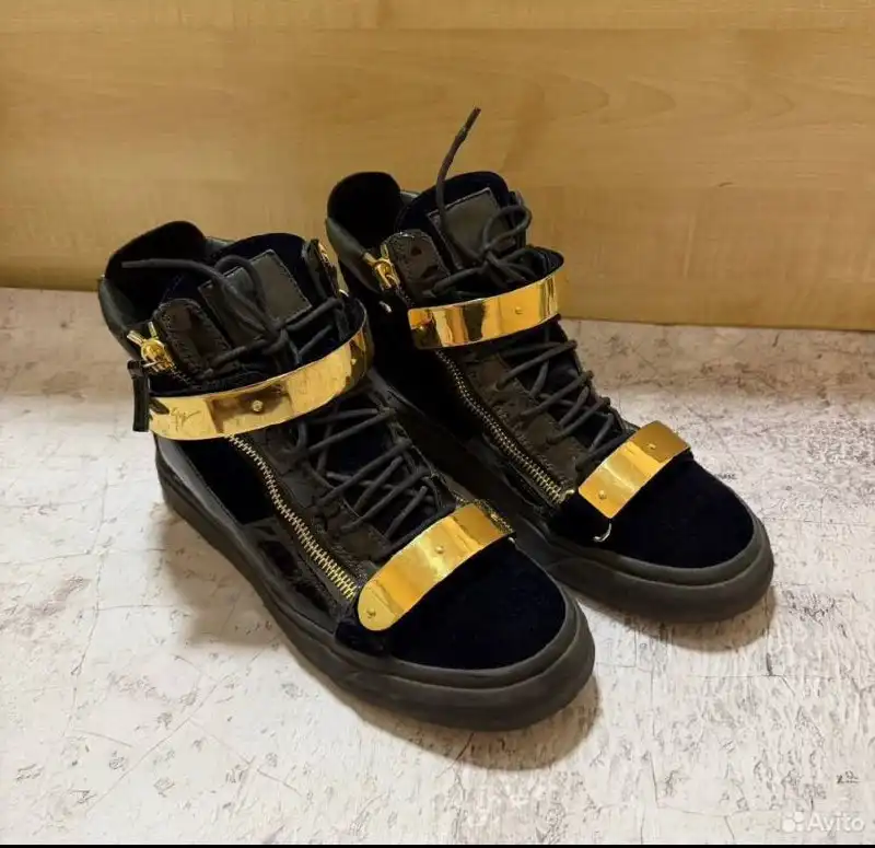 Продажа зимней одежды в Архангельске