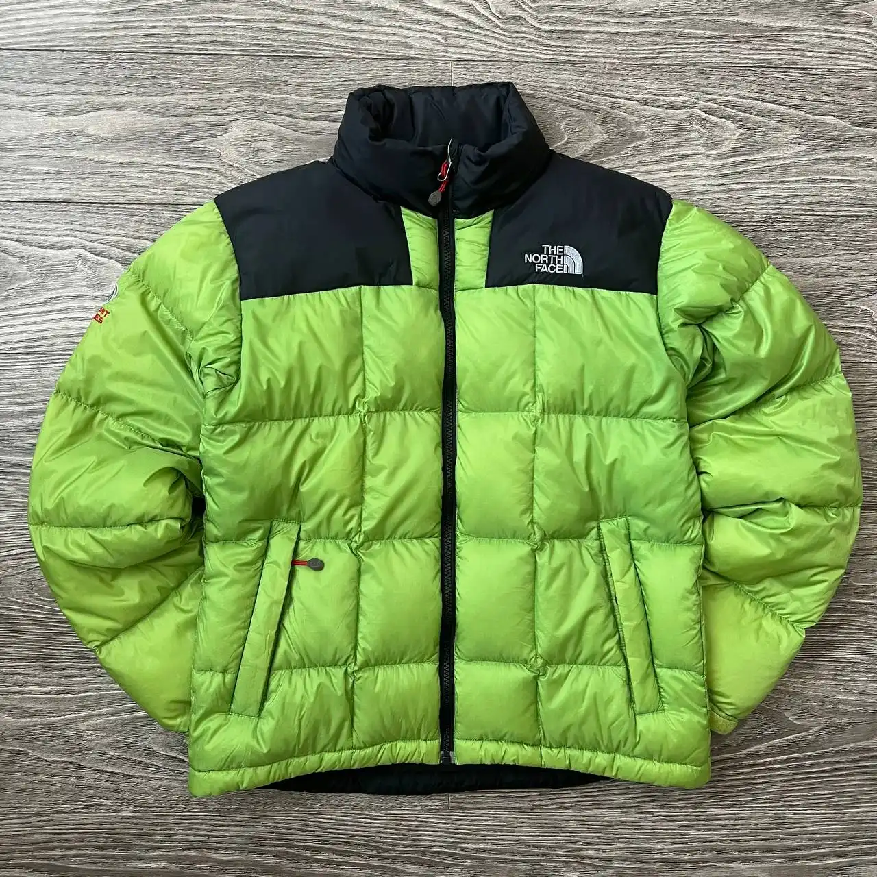 Продажа пуховиков брендов Carhartt, The North Face, Lacoste