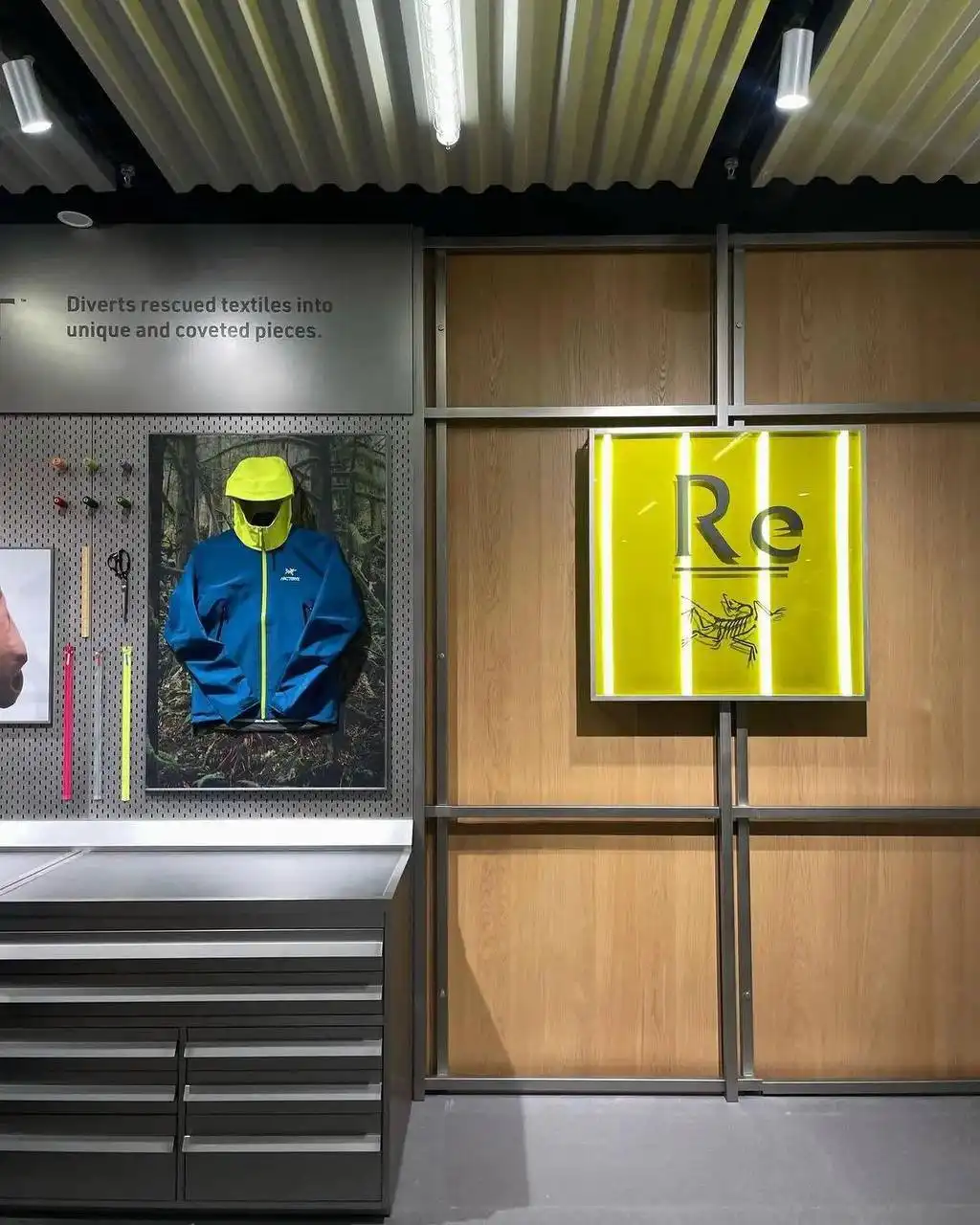 Открытие первого в мире магазина-музея Arcteryx в Шанхае - Одежда в Шанхай