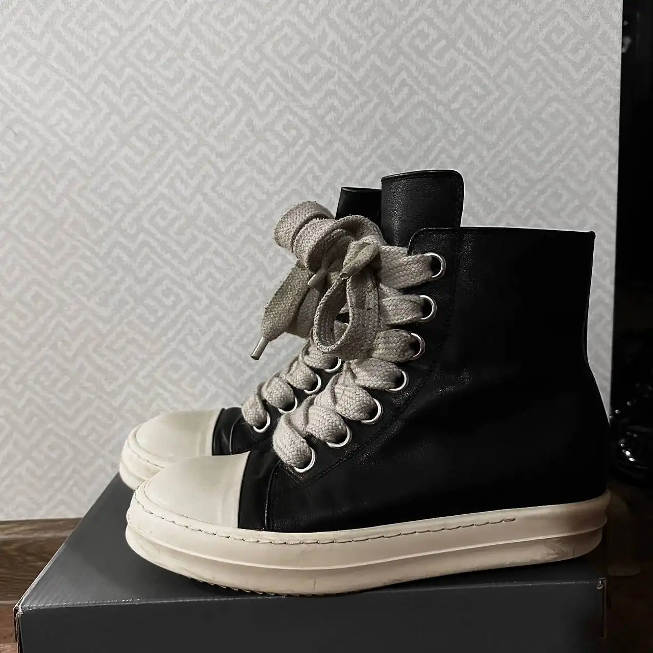 СКИДКИ на Обувь в Архангельске