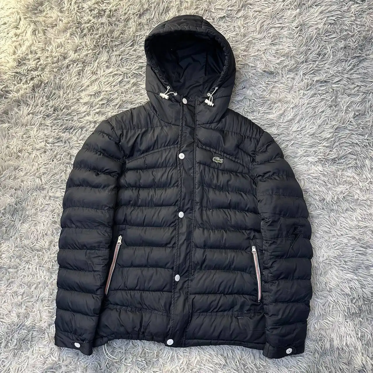 Распродажа брендовой одежды и аксессуаров