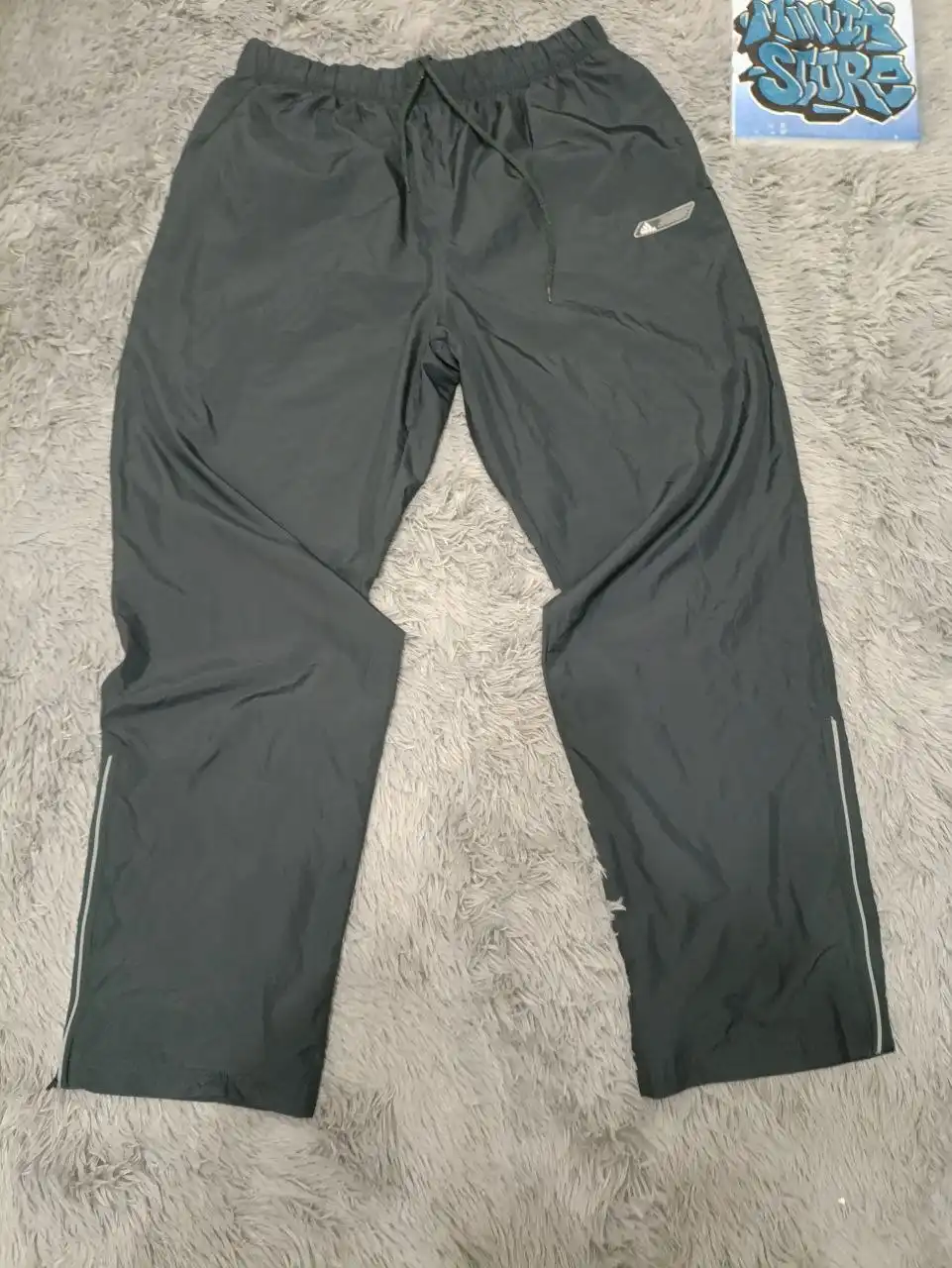 Нейлоновые спортивные штаны adidas