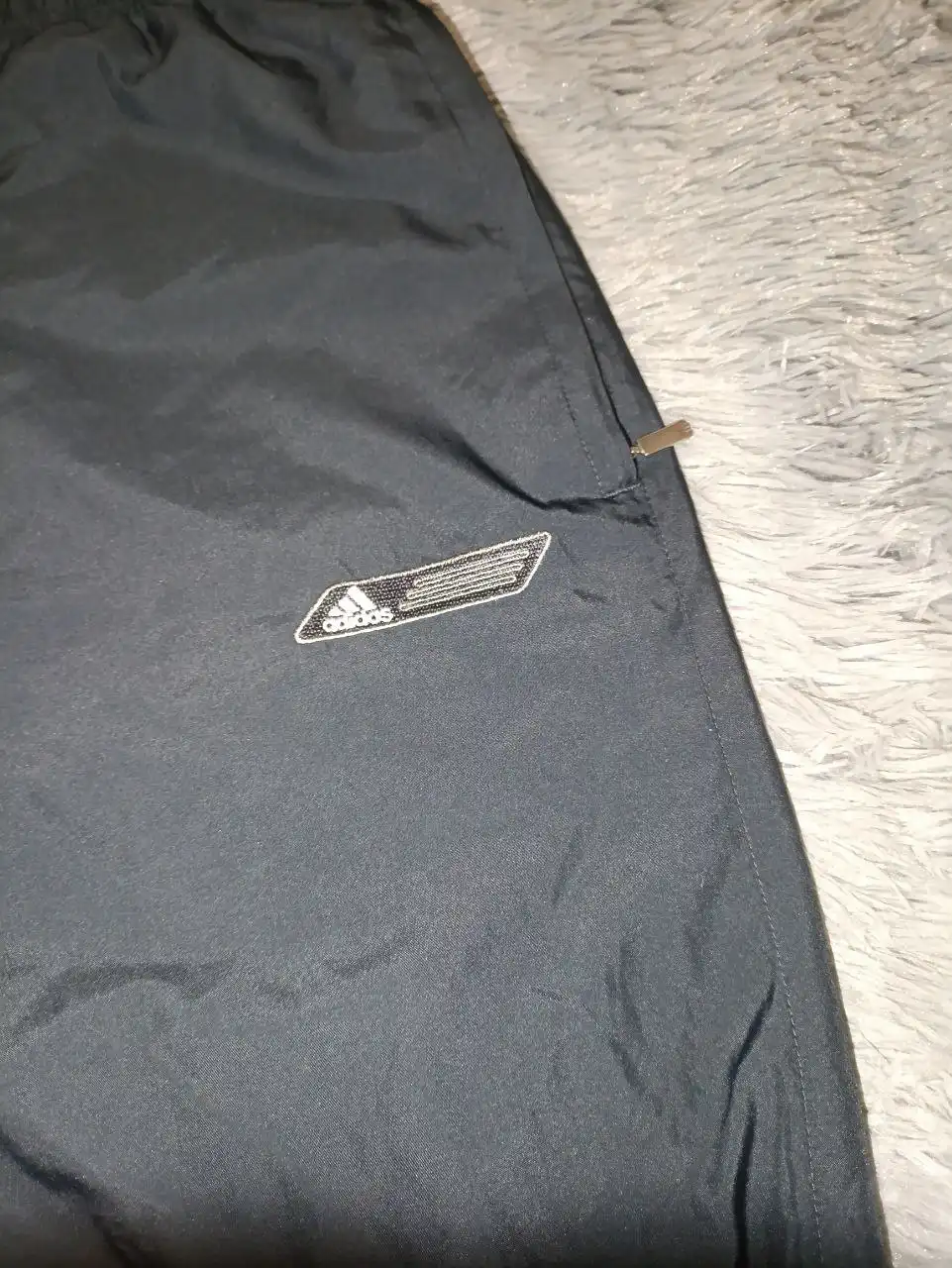 Нейлоновые спортивные штаны adidas