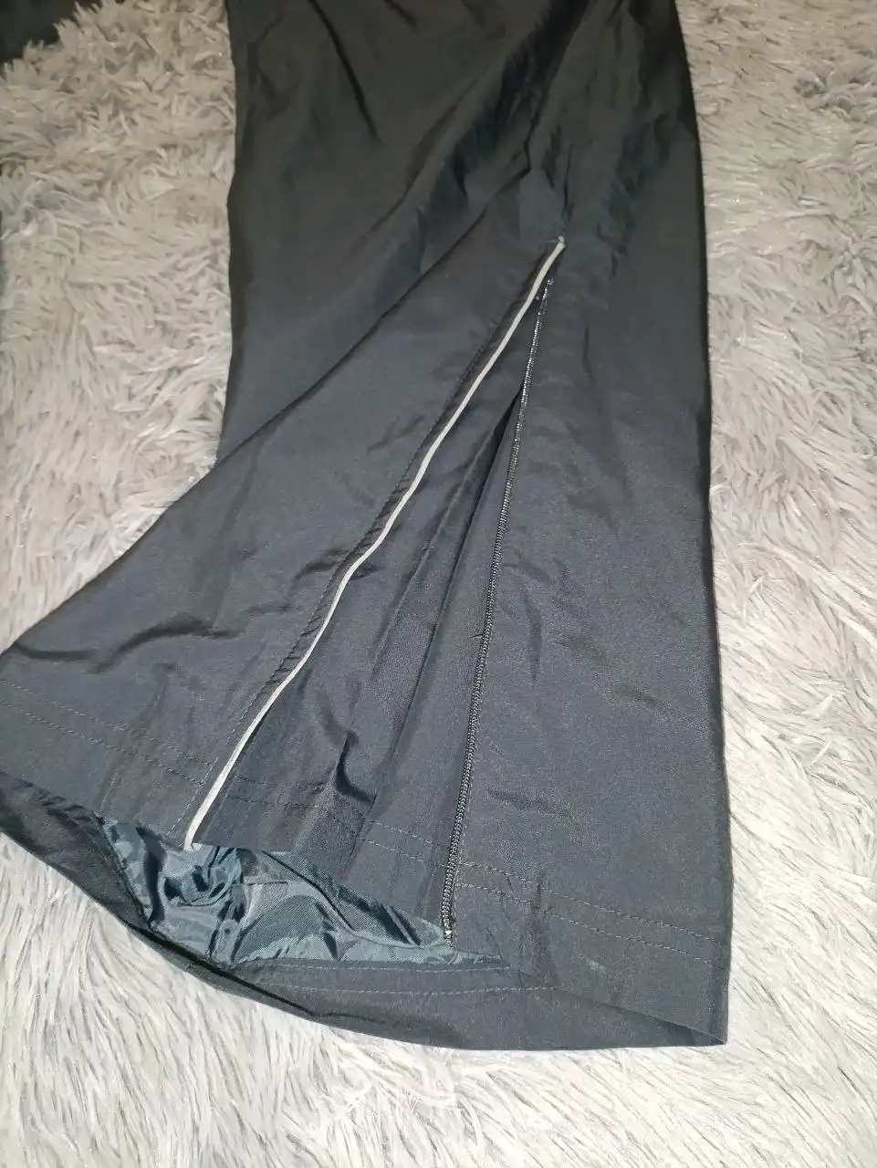 Нейлоновые спортивные штаны adidas