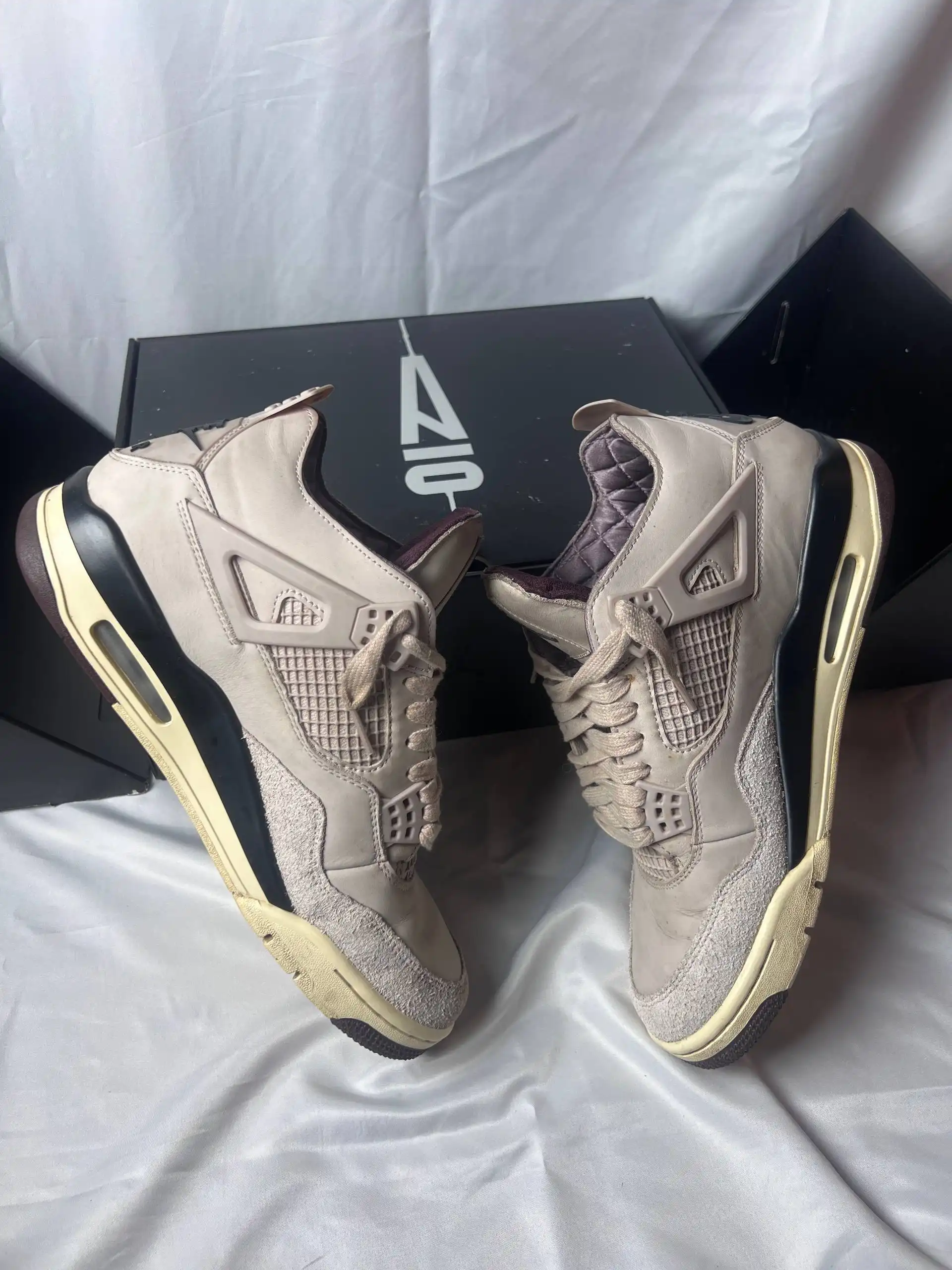 A Ma Maniere x Air Jordan 4 в отличном состоянии