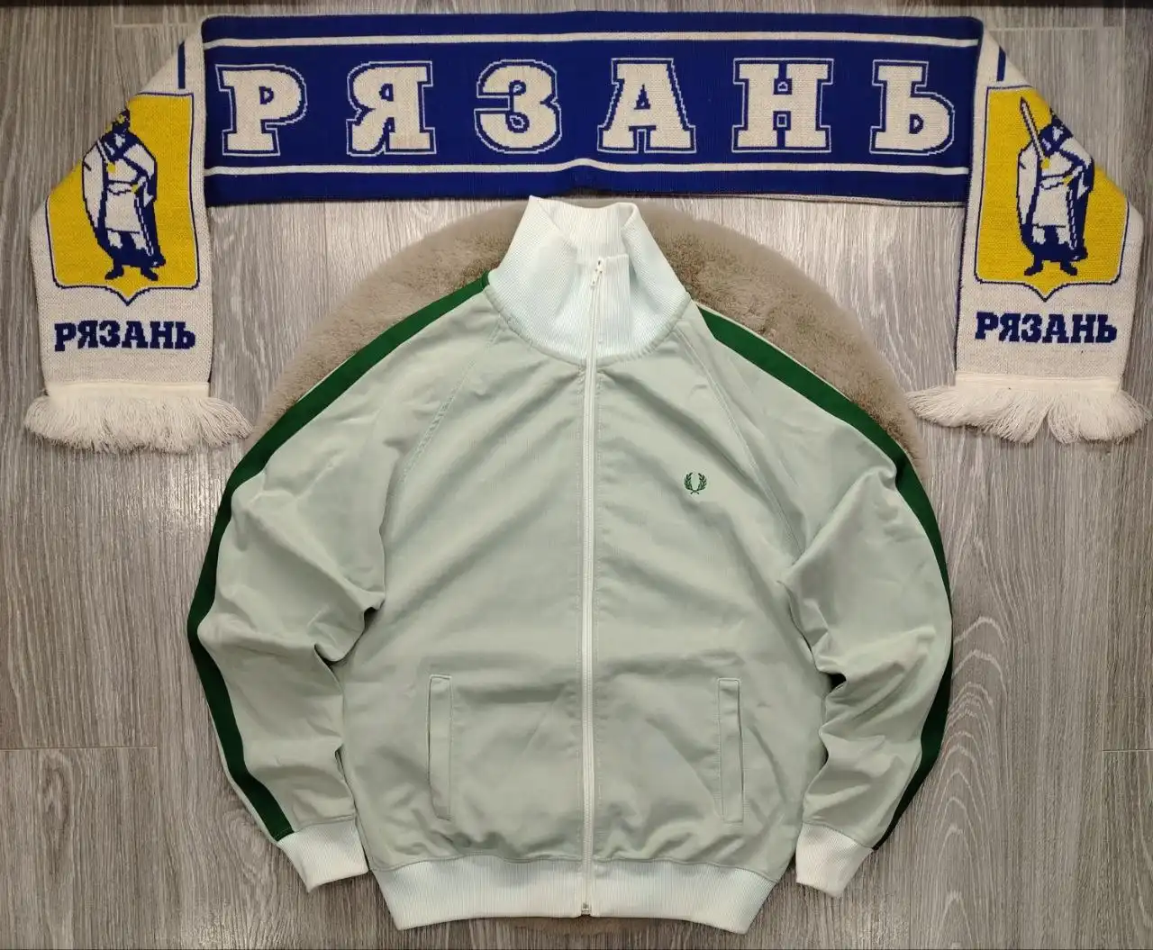 Олимпийка Fred Perry размер S-M